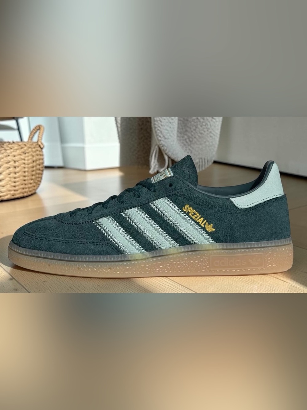 adidas Handball Spezial Women’s Size 6.5 NEW Aurora Ivy / Ash Green / Gum